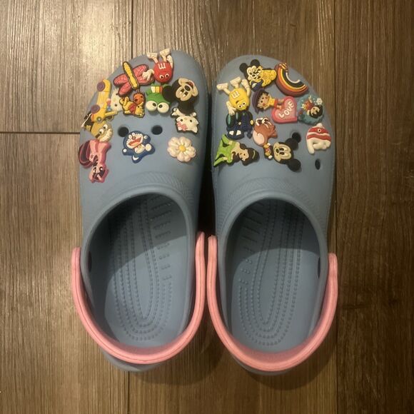 Crocs Classic Clog Women's Size 7 Lite Blue And Pink With jibbitz - Picture 1 of 10
